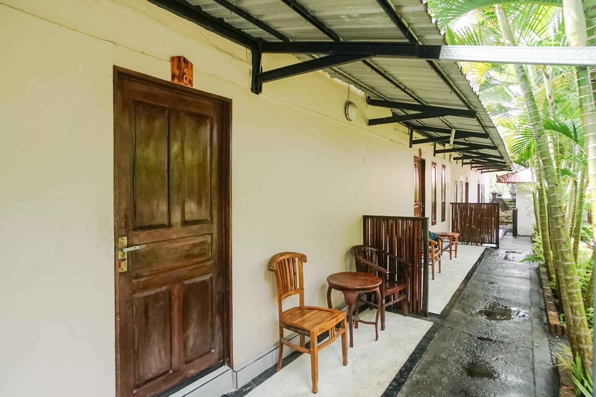 ホテル Kampung 168 ジンバラン エクステリア 写真
