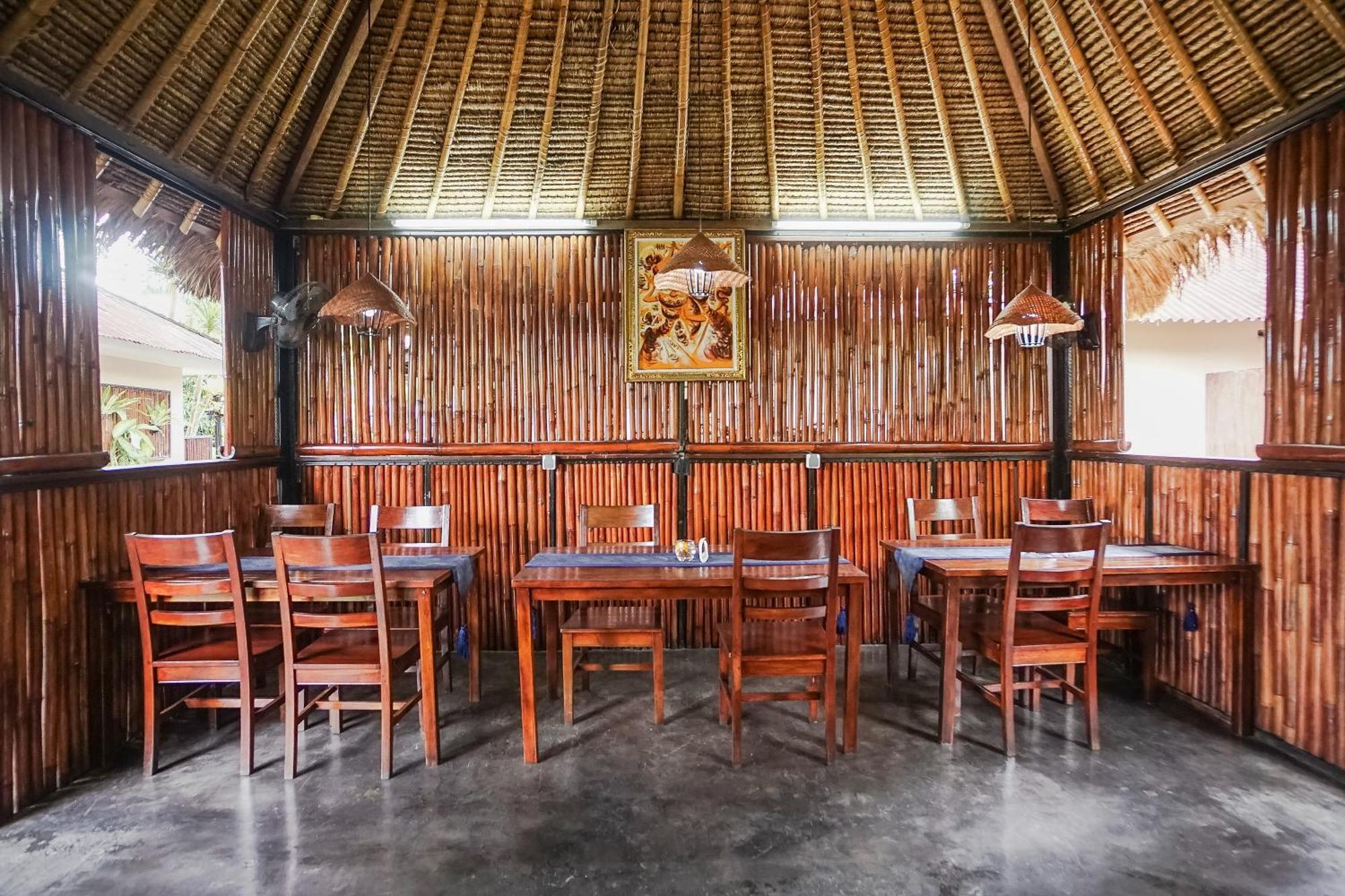 ホテル Kampung 168 ジンバラン エクステリア 写真