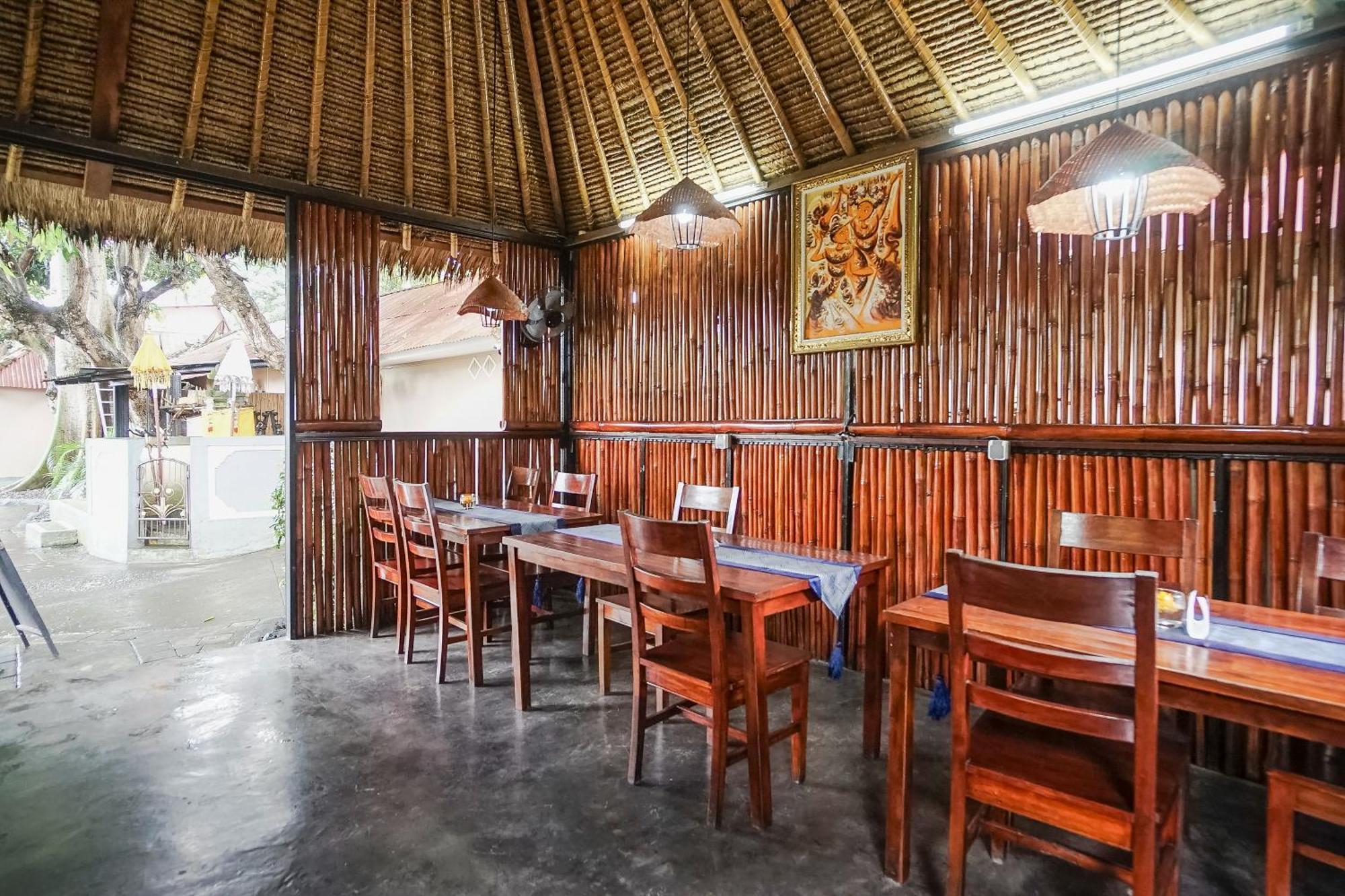 ホテル Kampung 168 ジンバラン エクステリア 写真