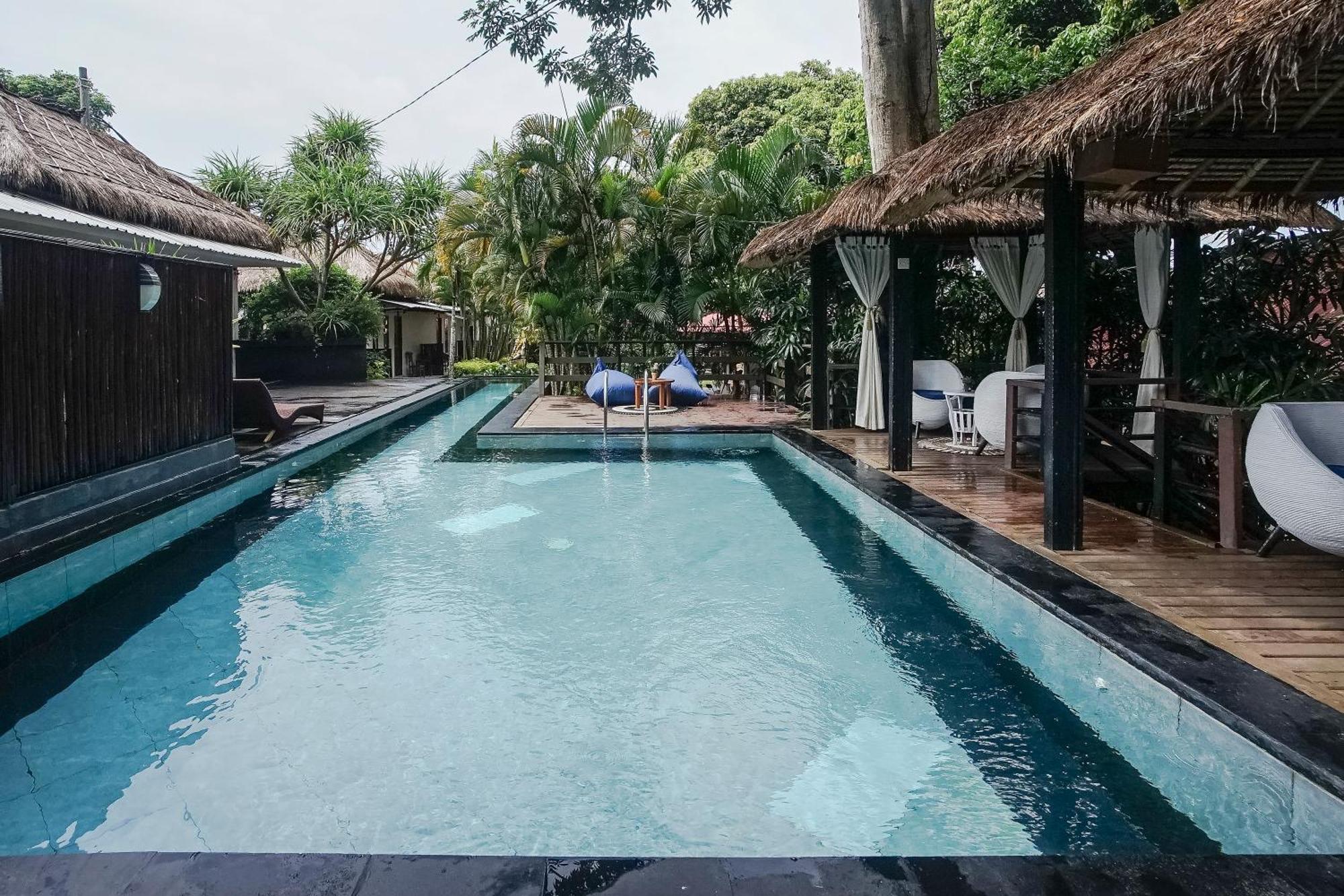 ホテル Kampung 168 ジンバラン エクステリア 写真