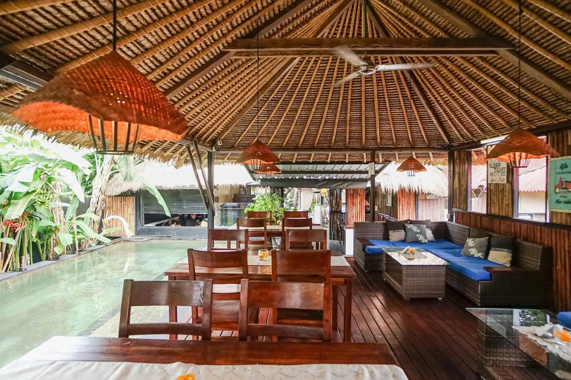 ホテル Kampung 168 ジンバラン エクステリア 写真
