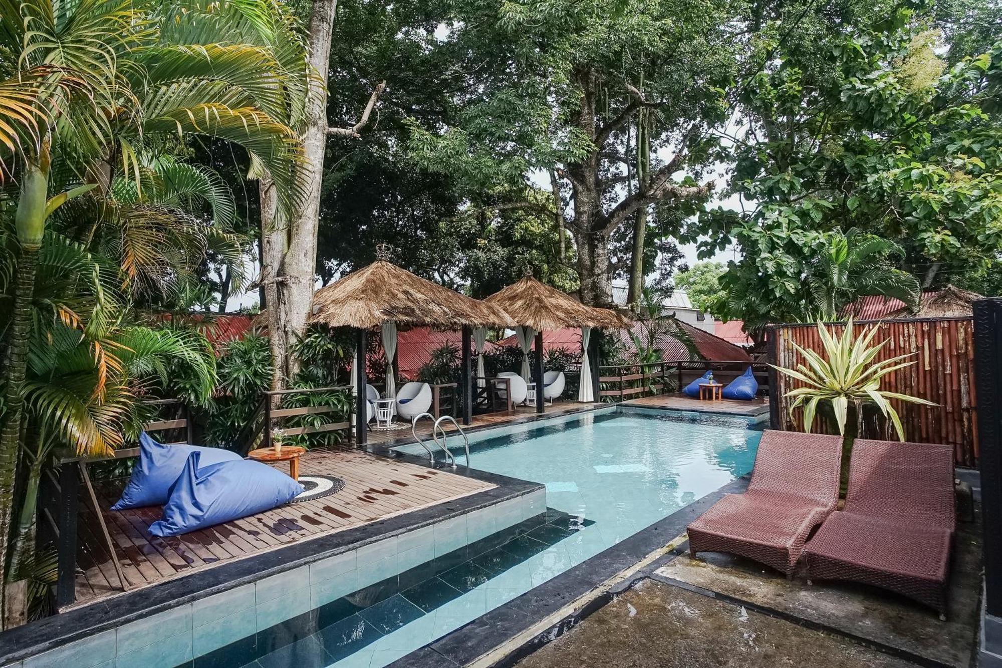 ホテル Kampung 168 ジンバラン エクステリア 写真