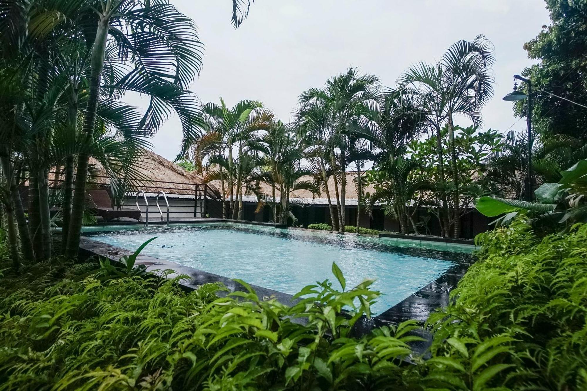 ホテル Kampung 168 ジンバラン エクステリア 写真
