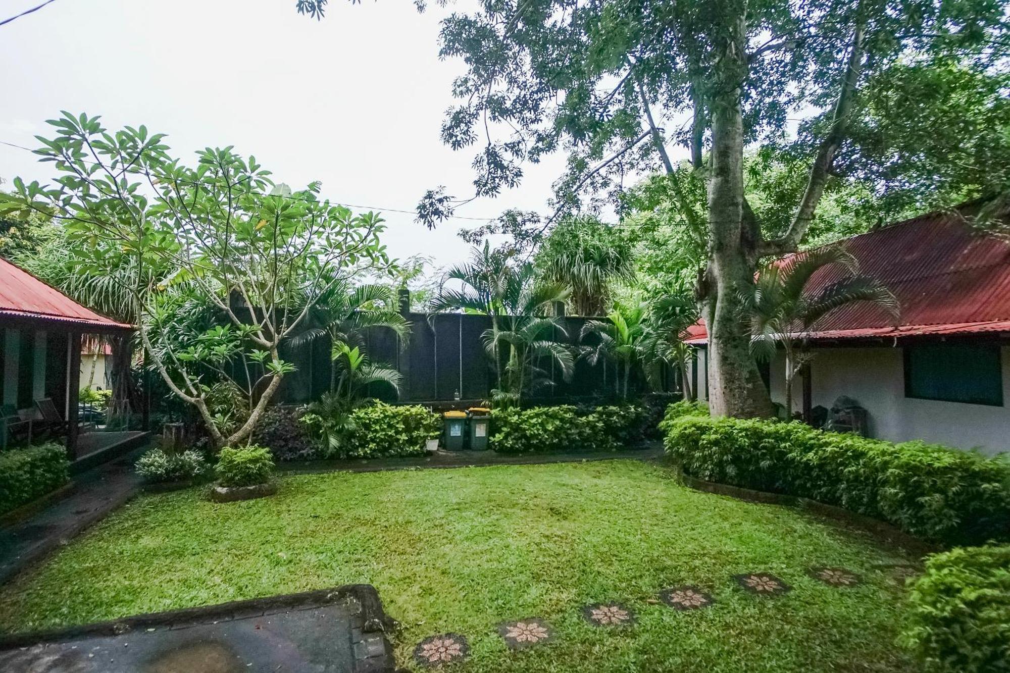 ホテル Kampung 168 ジンバラン エクステリア 写真
